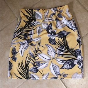 Women’s SHEIN Skirt stretchy size S